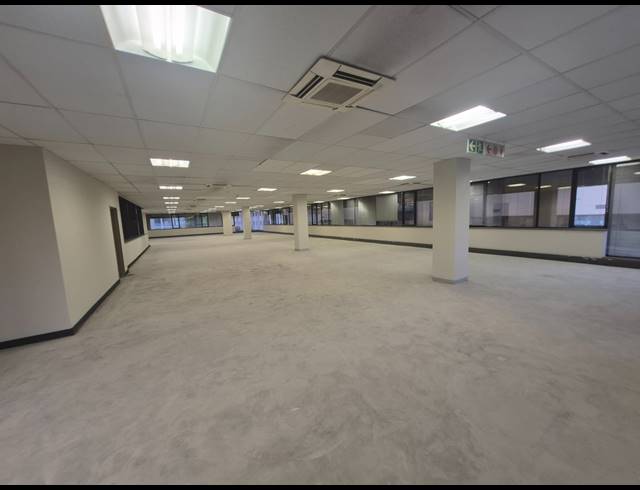 1,153M² OFFICE TO LET IN PARKTOWN